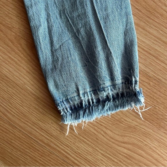 Abercrombie & Fitch High Rise Mom Jean Women’s 25/0 - Picture 8 of 9